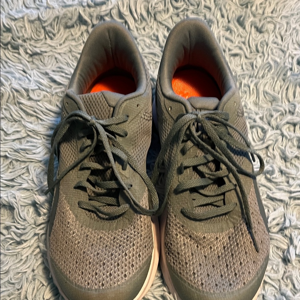 Women’s Reebok runners size 9